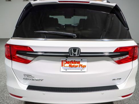 Used 2023 Honda Odyssey Elite image 8