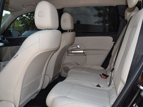 Used 2023 Mercedes-Benz GLB 250 image 41