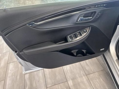 Used 2017 Chevrolet Impala Premier w/ Enhanced Convenience Package FWD image 18