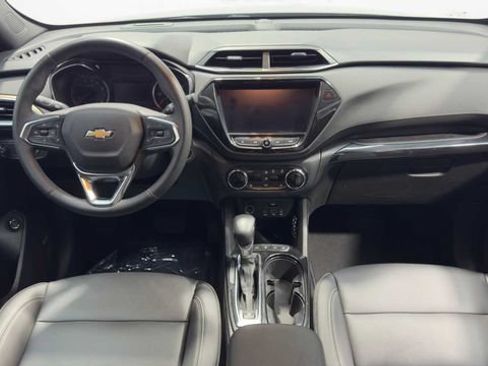 Used 2022 Chevrolet TrailBlazer ACTIV w/ Sun and Liftgate Package FWD image 17