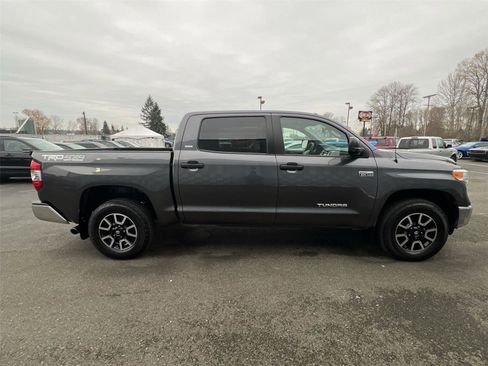 Used 2017 Toyota Tundra SR5 image 6