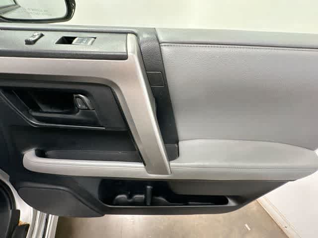 Used 2013 Toyota 4Runner SR5 w/ Convenience Pkg AWD/4WD image 23