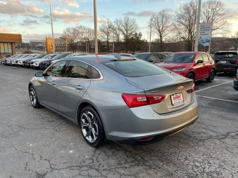 Used 2023 Chevrolet Malibu LT image 3