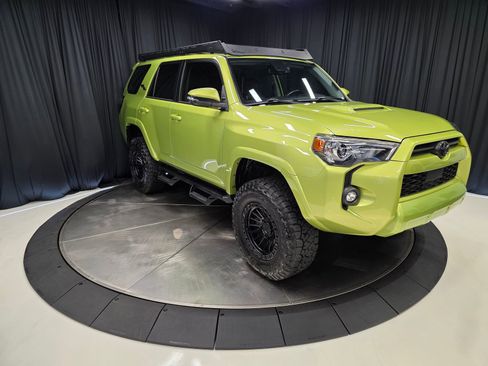 Used 2023 Toyota 4Runner TRD Off-Road Premium w/ Moonroof Package AWD/4WD image 4