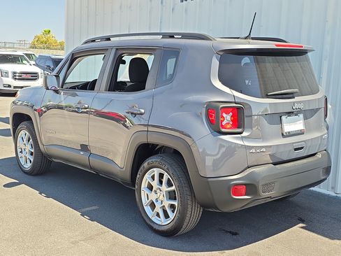 Used 2022 Jeep Renegade Latitude AWD/4WD image 5