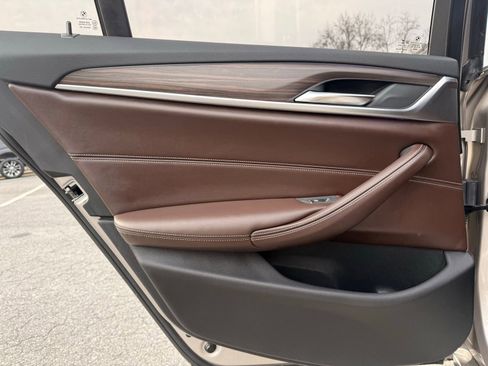 Used 2017 BMW 540i xDrive 540i xDrive image 29