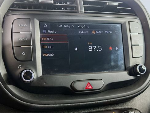 Used 2025 Kia Soul LX w/ LX Technology Package FWD image 21