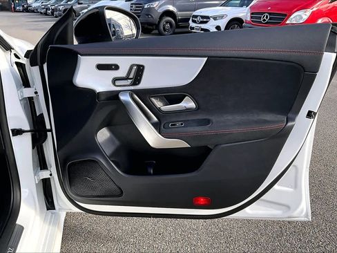 Used 2025 Mercedes-Benz CLA 250 4MATIC image 22