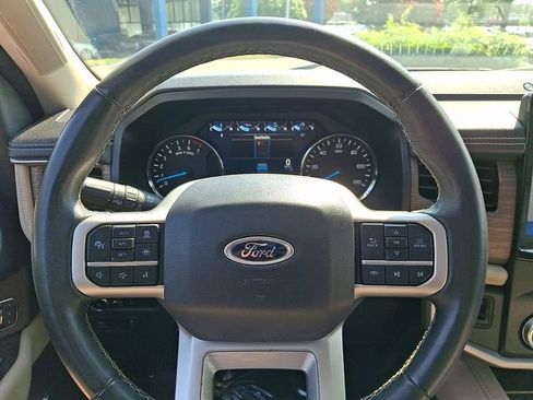 Used 2024 Ford Expedition Limited RWD image 23
