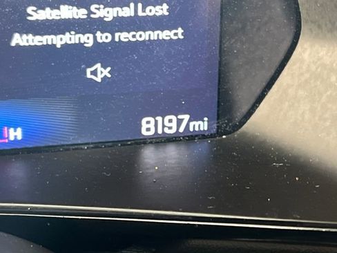 Used 2024 Chevrolet Colorado ZR2 w/ Safety Package image 17