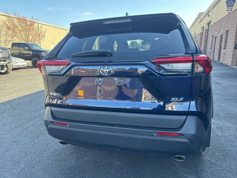 Used 2020 Toyota RAV4 XLE Premium image 15