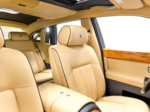 Used 2013 Rolls-Royce Phantom Sedan RWD image 25
