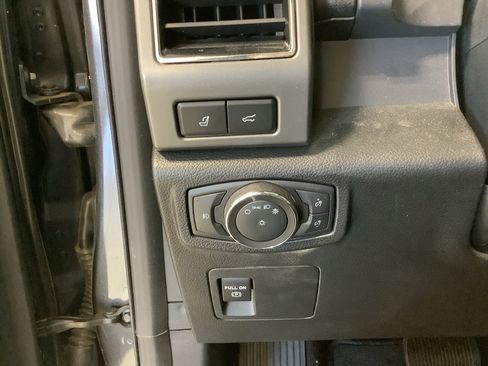 Used 2021 Ford Expedition XLT RWD image 16