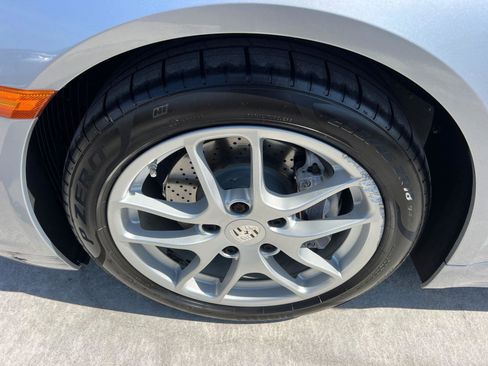 Used 2018 Porsche 718 Cayman RWD image 11