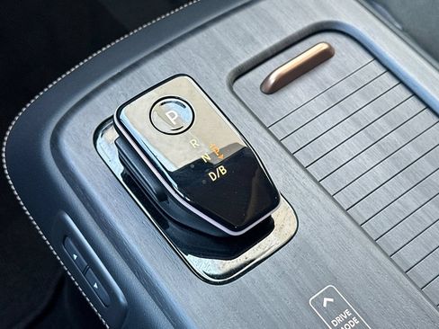 Certified 2024 Nissan Ariya FWD image 25