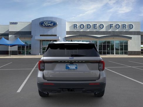New 2026 Ford Explorer Active RWD image 5