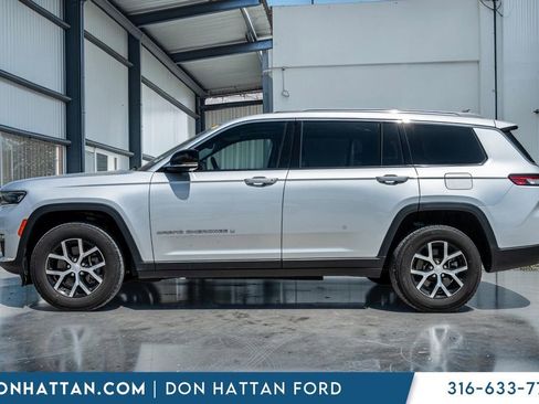 Used 2023 Jeep Grand Cherokee L Limited AWD/4WD image 2