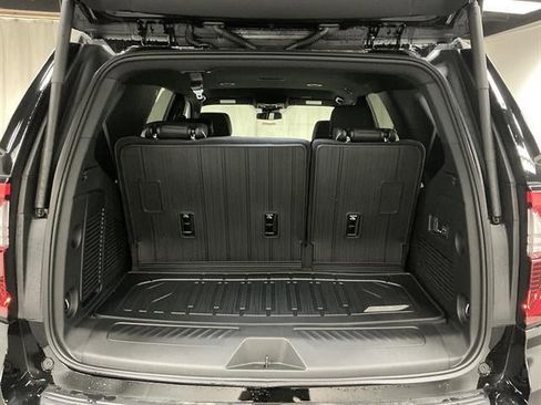 New 2026 GMC Yukon Elevation w/ LPO, Elevation Black Package AWD/4WD image 12