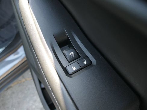 Used 2023 Jeep Grand Cherokee Limited w/ Luxury Tech Group II RWD image 24
