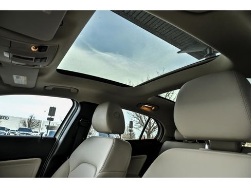 Used 2018 Mercedes-Benz GLA 250 4MATIC image 13