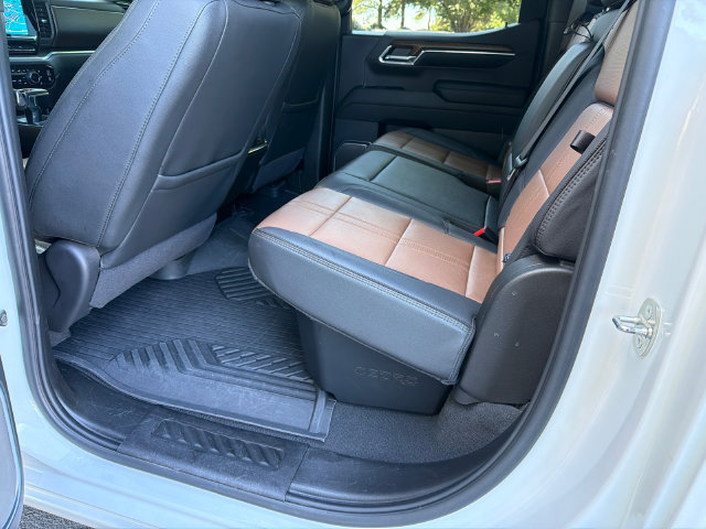 Used 2024 Chevrolet Silverado 1500 High Country w/ Technology Package AWD/4WD image 20