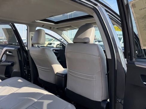 Used 2016 Toyota RAV4 XLE image 19