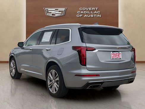 Used 2023 Cadillac XT6 Premium Luxury FWD image 3