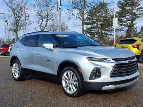 Used 2019 Chevrolet Blazer LT w/ Sun and Wheels Package image 3