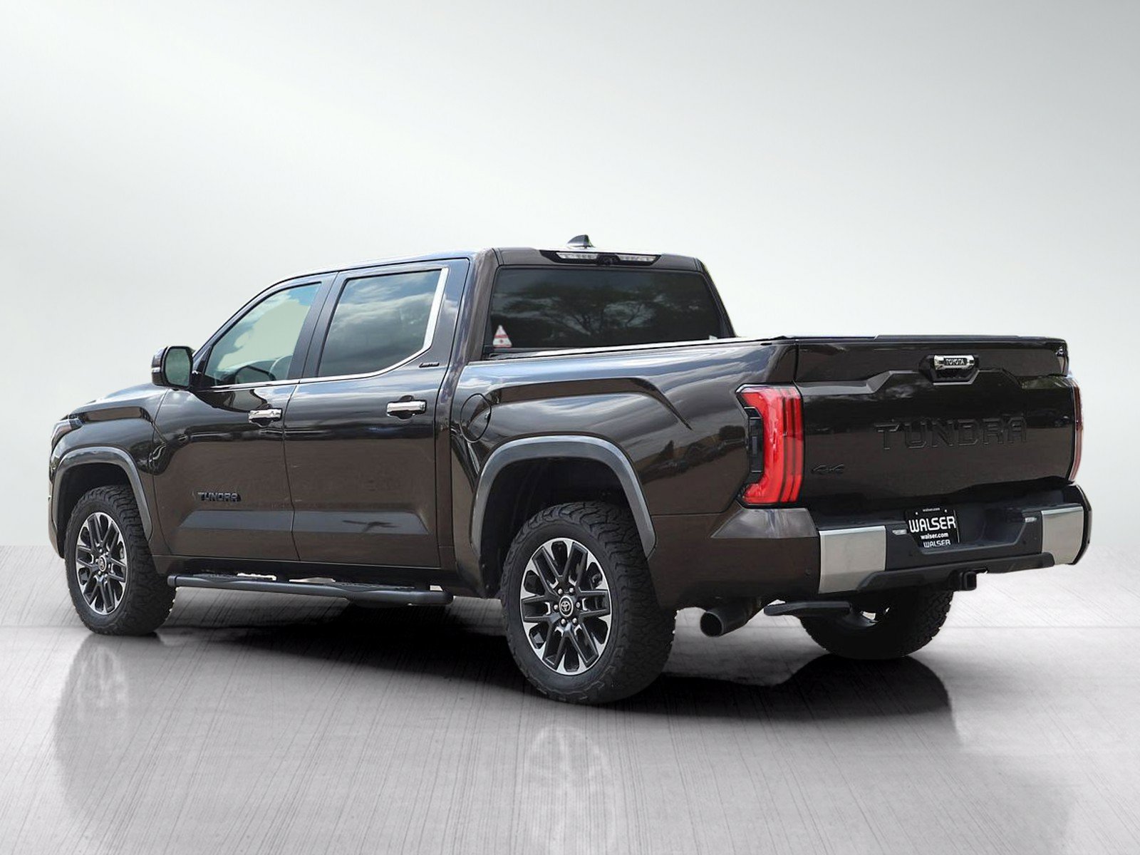 Used 2024 Toyota Tundra Limited AWD/4WD image 3