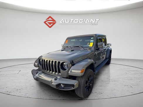 Used 2023 Jeep Gladiator Overland AWD/4WD image 1