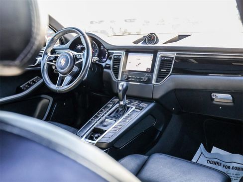 Used 2018 Porsche Macan image 23