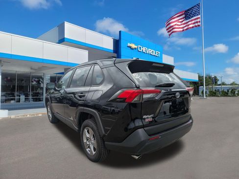 Used 2024 Toyota RAV4 XLE FWD image 5