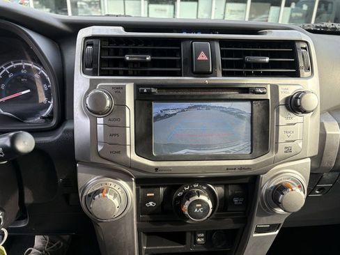 Used 2016 Toyota 4Runner SR5 Premium image 16
