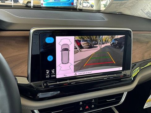 New 2026 Volkswagen Atlas SE w/ Black Wheel Package image 25