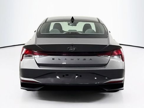 Used 2023 Hyundai Elantra SEL FWD image 7