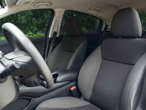 Certified 2022 Honda HR-V LX image 17