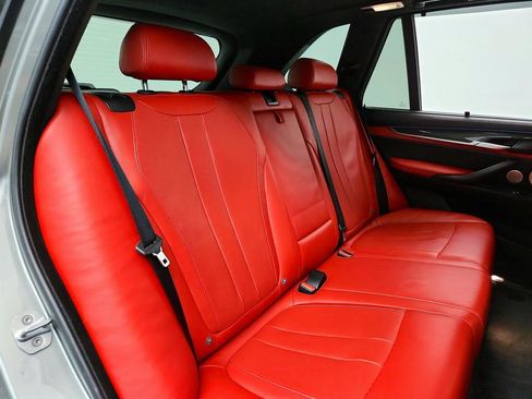 Used 2017 BMW X5 M image 30