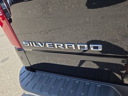 Used 2024 Chevrolet Silverado 1500 LT AWD/4WD image 29