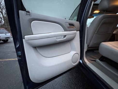 Used 2012 Chevrolet Avalanche LT image 20