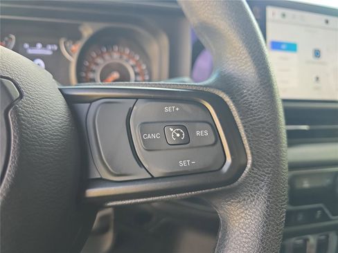 Used 2025 Jeep Wrangler Sport AWD/4WD image 22