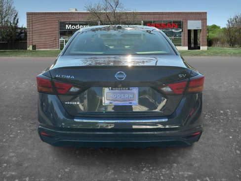 Certified 2022 Nissan Altima 2.5 SV FWD image 2