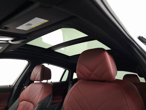 Used 2025 BMW X6 xDrive40i w/ Executive Package image 20