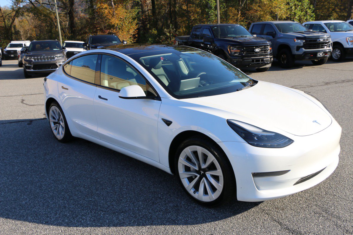 Used 2023 Tesla Model 3 Standard Range RWD image 10