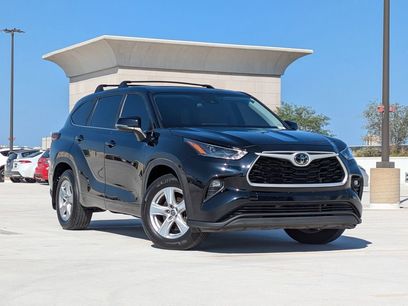 Used 2024 Toyota Highlander LE