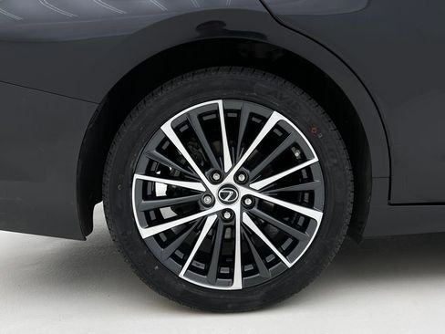 Certified 2023 Lexus ES 300h w/ Premium Package image 32