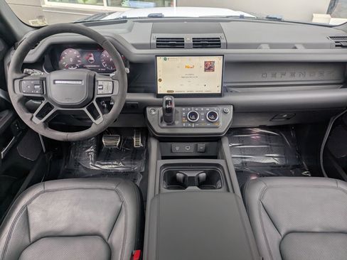 Certified 2023 Land Rover Defender 110 image 25