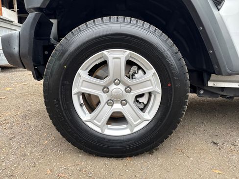 Used 2022 Jeep Wrangler Sport S image 27