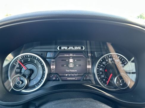 Used 2019 RAM 1500 Big Horn AWD/4WD image 39