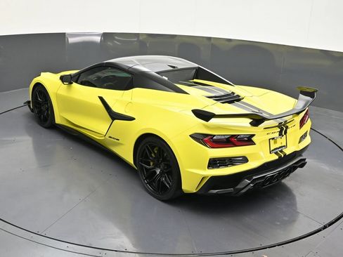 Used 2023 Chevrolet Corvette Z06 RWD image 18