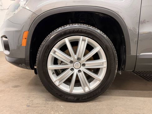 Used 2016 Volkswagen Tiguan SE image 8